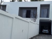 3-Story Modern House for Sale in Thalapathpitiya (Madiwela Road)
